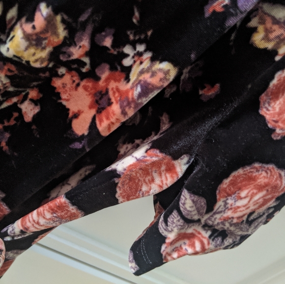 Velvet TOP - Picture 3 of 4